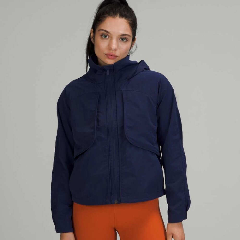 Lululemon Always Effortless Jacket in Night Sea